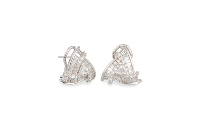 Lot 137 - A PAIR OF DIAMOND EARRINGS, the brilliant,...