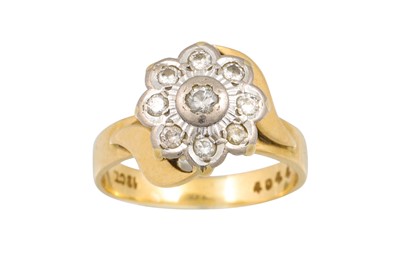 Lot 355 - A DIAMOND CLUSTER RING, mounted in 18ct yellow...