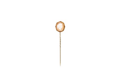 Lot 171 - AN ANTIQUE GOLD CAMEO STICK PIN, depicting...