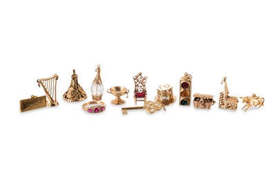 Lot 193 - A COLLECTION OF VARIOUS 9CT GOLD CHARMS, to...