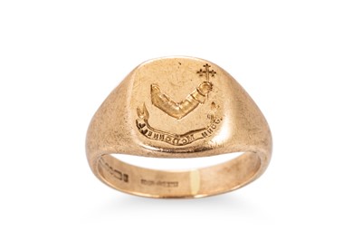Lot 270 - A GENT'S 9CT GOLD SIGNET RING, engraved with...