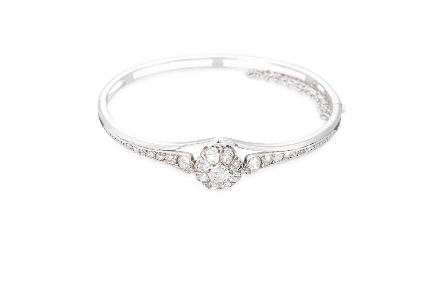 Lot 31 - A VINTAGE OLD CUT DIAMOND SET BANGLE, the...