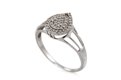 Lot 38 - A PEAR SHAPED DIAMOND CLUSTER RING, mounted in...