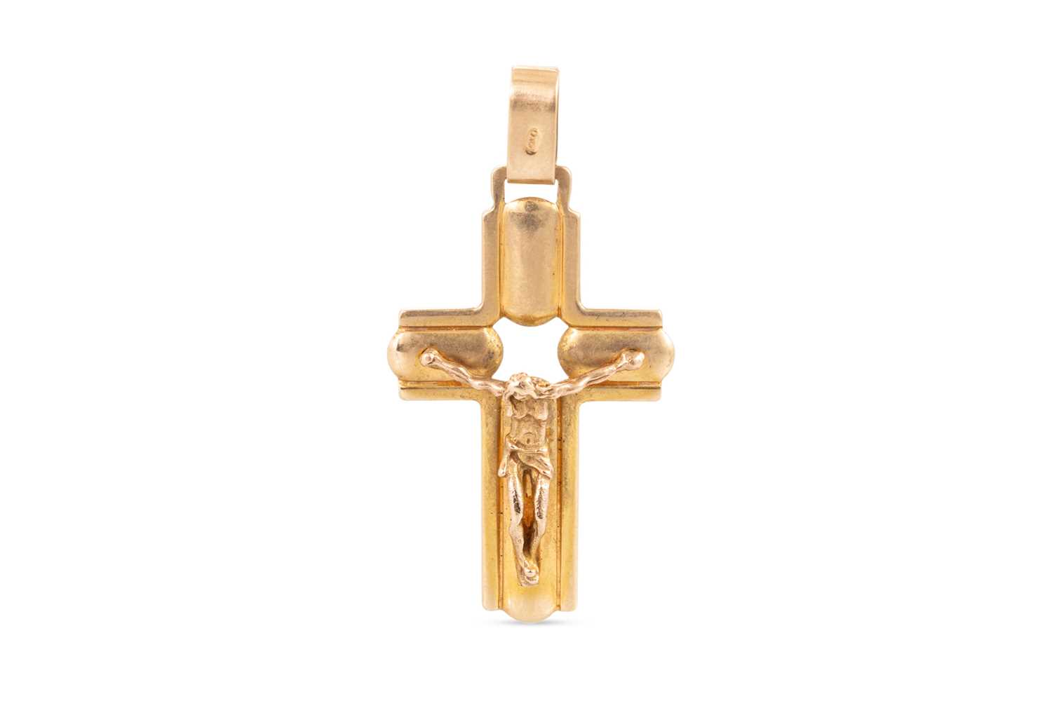 Lot 48 - A 14CT GOLD CRUCIFIX, 3.5 cm, 4.3 g.