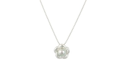 Lot 74 - A PEARL AND DIAMOND PENDANT, modelled as a...