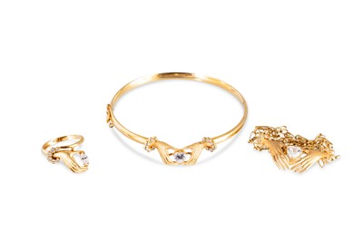 Lot 290 - A SUITE OF 18CT YELLOW GOLD JEWELLERY, to...