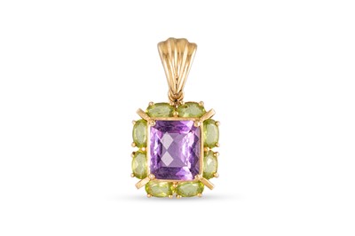 Lot 295 - A 14CT YELLOW GOLD, AMETHYST AND PERIDOT SET...