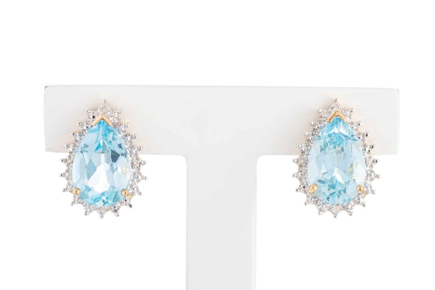 Lot 16 - A PAIR OF DIAMOND AND TOPAZ CLUSTER EARRINGS,...