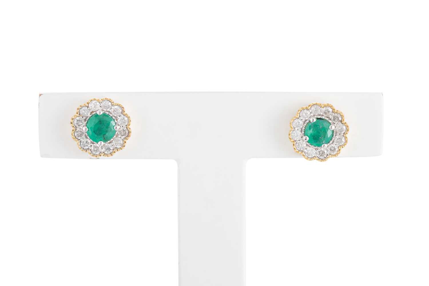 Lot 26 - A PAIR OF DIAMOND AND EMERALD CLUSTER EARRINGS,...