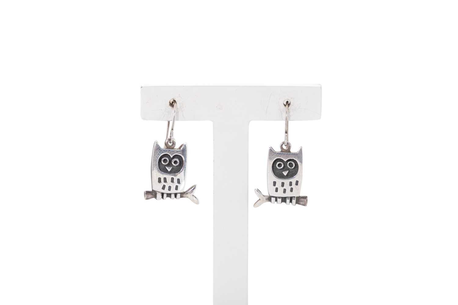 Lot 86 - A PAIR OF STERLING SILVER DROP EARRINGS, by...