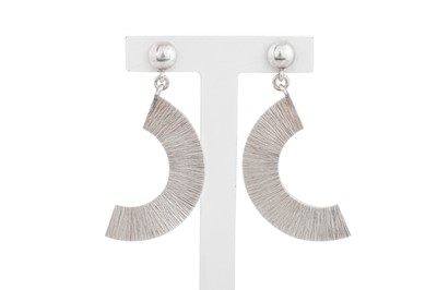 Lot 107 - A PAIR OF STERLING SILVER DROP EARRINGS,...