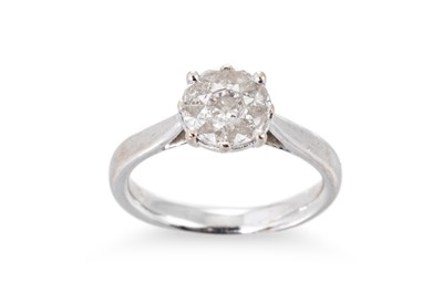 Lot 169 - A DIAMOND CLUSTER RING, set with trapeze and...