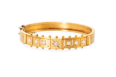 Lot 164 - AN ANTIQUE GOLD ETRUSCAN REVIVAL DIAMOND AND...