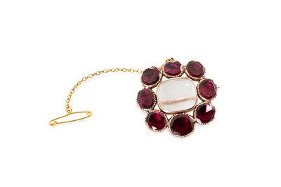 Lot 117 - A GEORGIAN STYLE GARNET AND ROCK CRYSTAL...