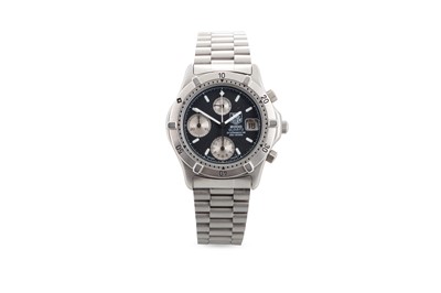 Lot 402 - A GENT'S TAG HEUER 2000 WRISTWATCH, grey sub...