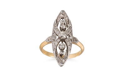 Lot 370 - AN ANTIQUE DIAMOND NAVETTE STYLE CLUSTER RING,...