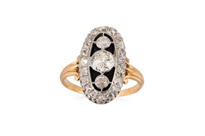 Lot 384 - AN ANTIQUE DIAMOND AND ENAMEL OVAL NAVETTE...