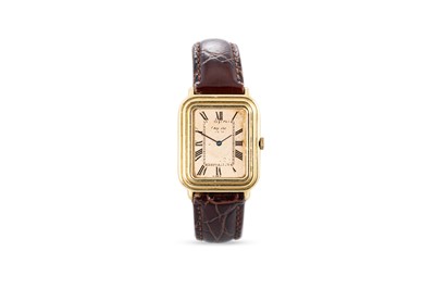 Lot 411 - A VINTAGE MID SIZE CHOPARD GOLD WRISTWATCH,...