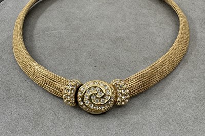 Lot 2 - A VINTAGE CHRISTIAN DIOR GOLD TONED NECKLACE,...