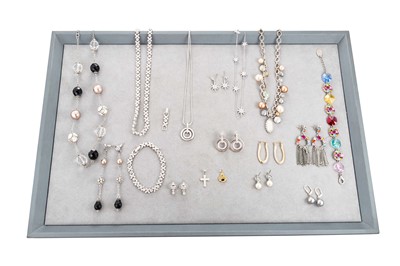 Lot 8 - A COLLECTION OF MODERN COSTUME JEWELLERY, to...