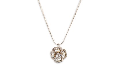 Lot 226 - AN ANTIQUE DIAMOND AND PEARL SET PENDANT, the...