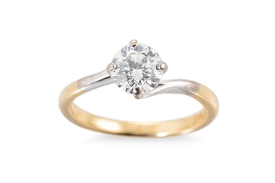 Lot 366 - A DIAMOND RING, on a curved 18ct yellow gold...