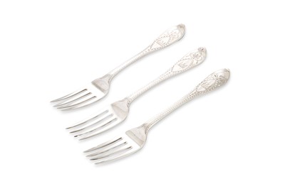 Lot 484 - A SET OF THREE GEORGE III SILVER DINNER FORKS,...