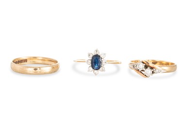 Lot 1 - A COLLECTION OF THREE 9CT YELLOW GOLD RINGS,...