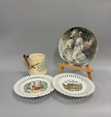 Lot 511 - A COLLECTION OF CERAMIC ITEMS, to include Girl...