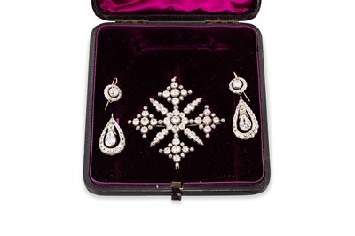 Lot 330 - A 19TH CENTURY SUITE OF ANTIQUE DIAMOND...