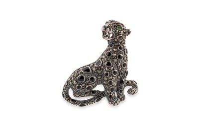 Lot 399 - A VINTAGE SILVER BROOCH, (.925) gem-set, in...