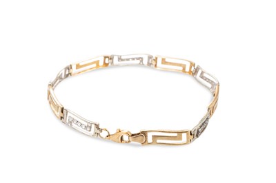 Lot 391 - A 9CT YELLOW GOLD GREEK KEY STYLE PANEL...