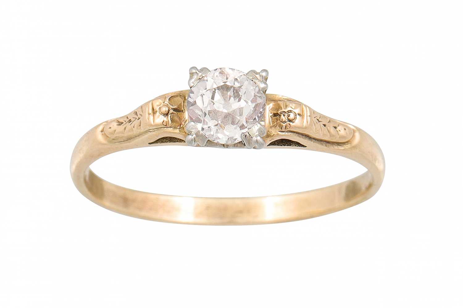 Lot 108 - A DIAMOND SOLITAIRE RING, the old cut diamond...