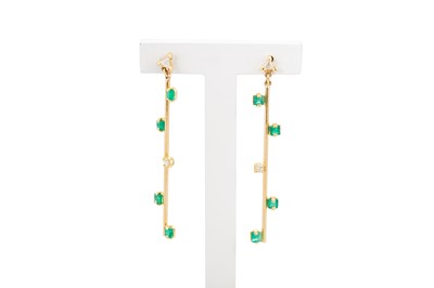 Lot 197 - A PAIR OF EMERALD AND DIAMOND DROP EARRINGS,...