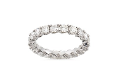 Lot 361 - A DIAMOND FULL BANDED ETERNITY RING, the round...