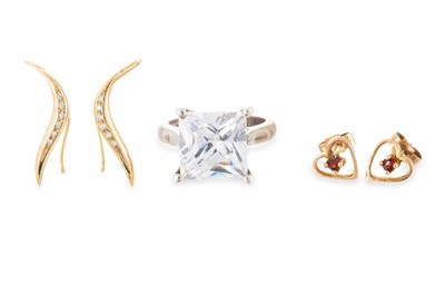 Lot 363 - A COLLECTION TO INCLUDE TWO PAIRS OF GOLD...