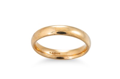 Lot 168 - A 9CT YELLOW GOLD BAND RING, 5.9 g., size V