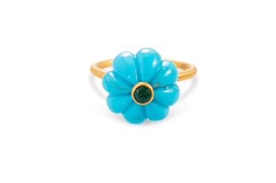 Lot 407 - AN EMERALD AND TURQUOISE RING, mounted in 14ct...