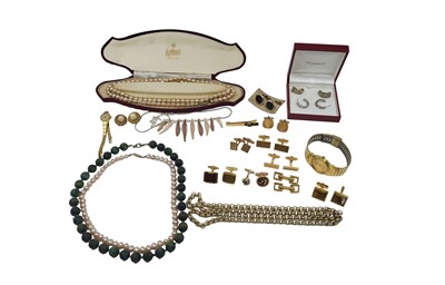 Lot 42 - A COLLECTION OF COSTUME JEWELLERY, to include...