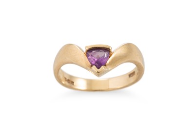 Lot 3 - A 14CT YELLOW GOLD DRESS RING, set with a...