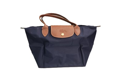Lot 469 - A LONGCHAMP NYLON & LEATHER HANDBAG