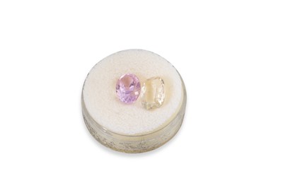 Lot 118 - A LOOSE KUNZITE STONE. Estimated: weight of...