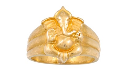Lot 209 - A 22CT GOLD GENT'S RING, depicting an elephant....
