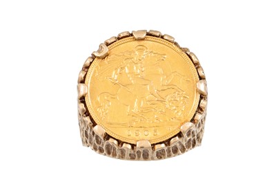 Lot 211 - A 1905 SOVEREIGN, mounted in a 9ct gold ring...