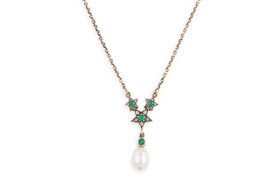 Lot 195 - AN EMERALD AND DIAMOND DROP PEARL NECKLACE, to...