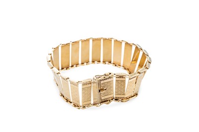 Lot 147 - A VINTAGE 9CT GOLD PANEL LINK BRACELET, with...