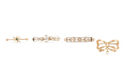 Lot 34 - A COLLECTION OF FOUR ANTIQUE 9CT GOLD BROOCHES,...