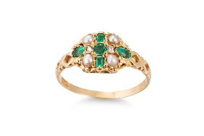 Lot 149 - A VICTORIAN EMERALD, DIAMOND AND PEARL RING,...