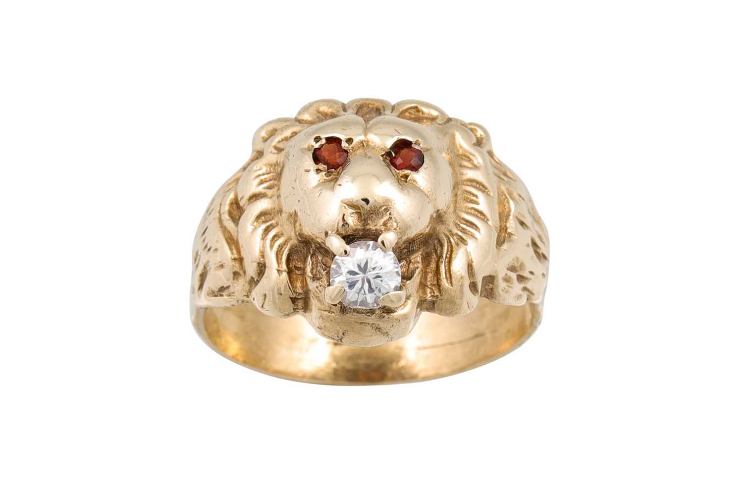 Lot 217 - A 9CT GOLD RING, modelled as a lion's head