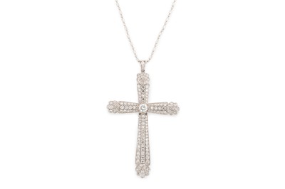 Lot 288 - A LARGE DIAMOND CROSS, the principal diamond...